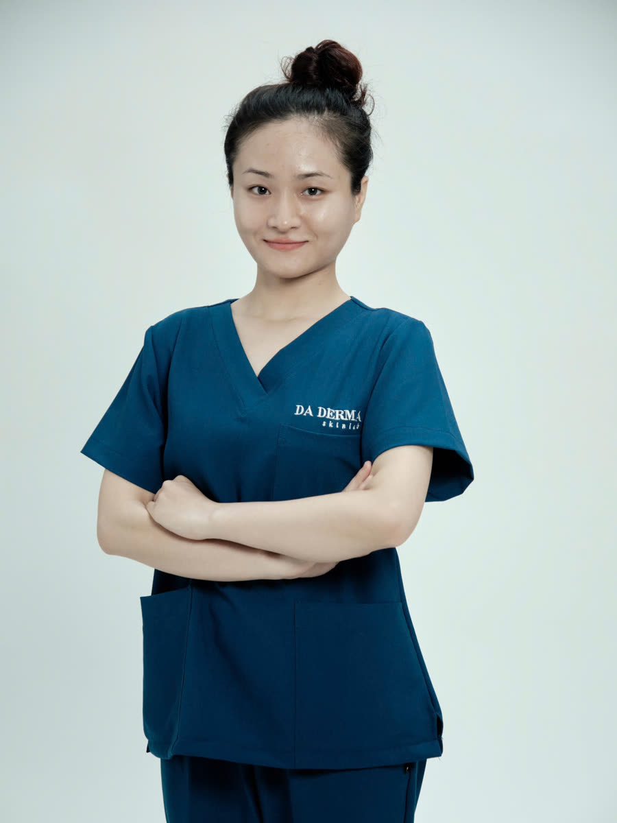 Kỹ thuật viên Na — DA Derma Skinlab